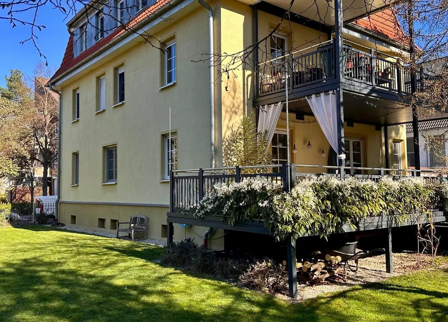 Top Wohnung In Stadtvilla Mit Terrasse Und Garten Nuremberg Germany